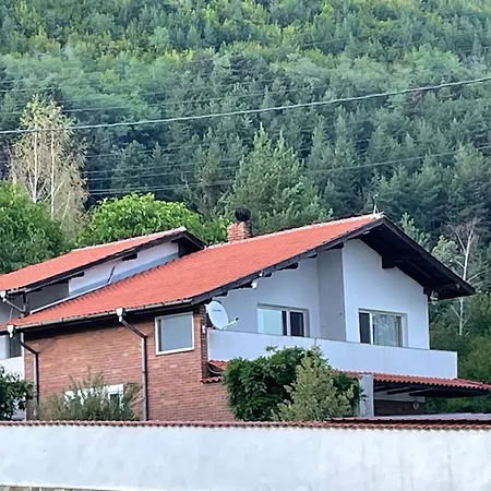 райска тишина 別荘
