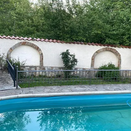 райска тишина بيت للعطل