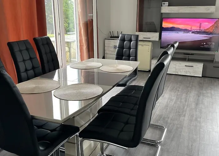 райска тишина 別荘