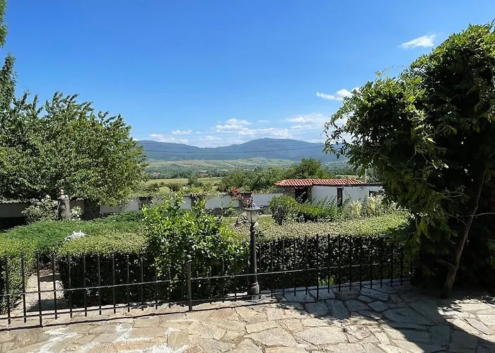 райска тишина Casa de Férias *